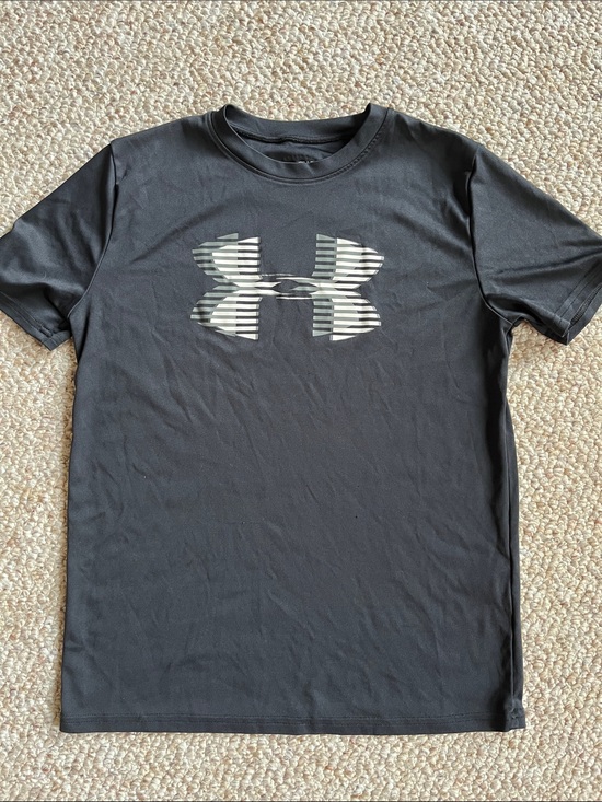 Under Armour Other - 🌺Youth Under Armour t-shirt